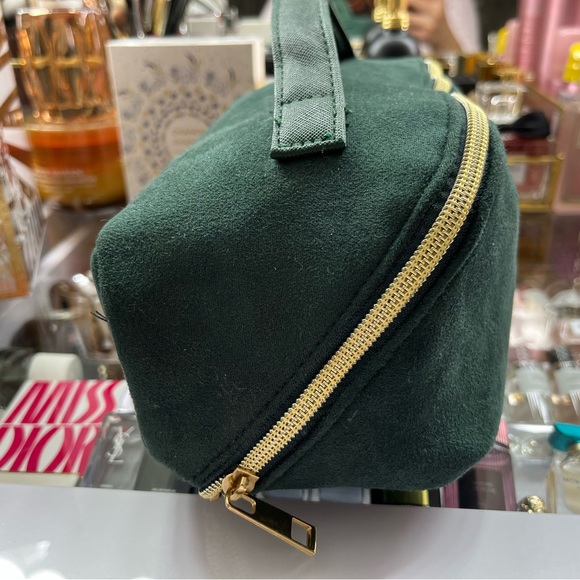 Elegant Green Suede Women's Bag full of goodies. - Picture 4 of 7